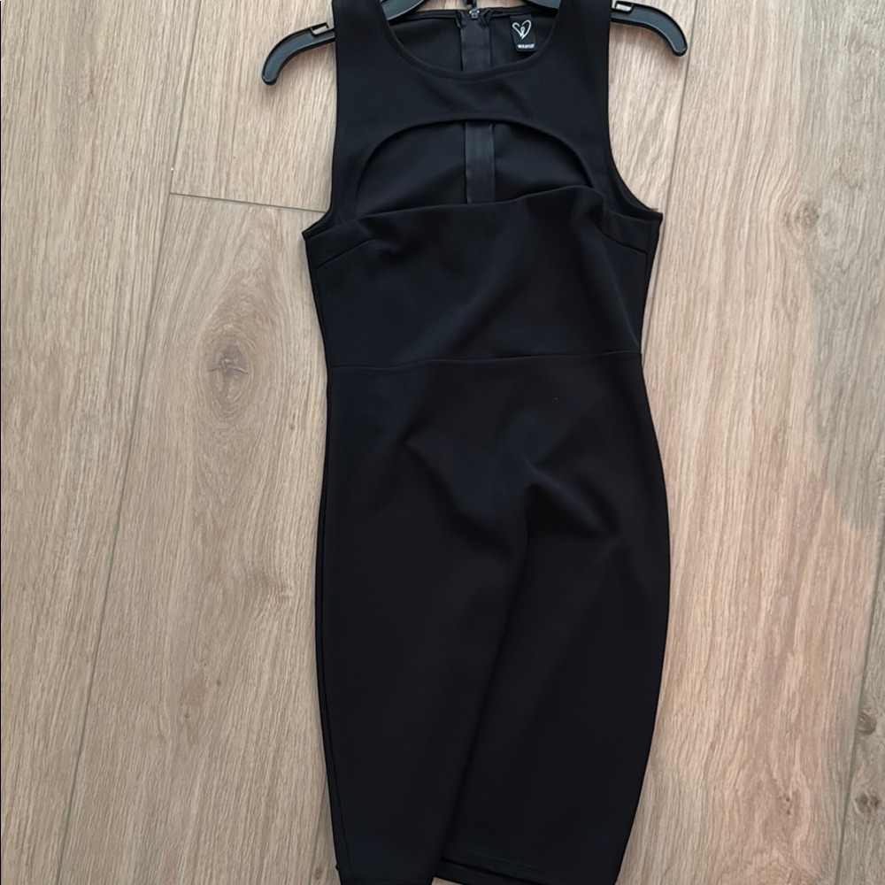 Black Sleeveless Bodycon Dress